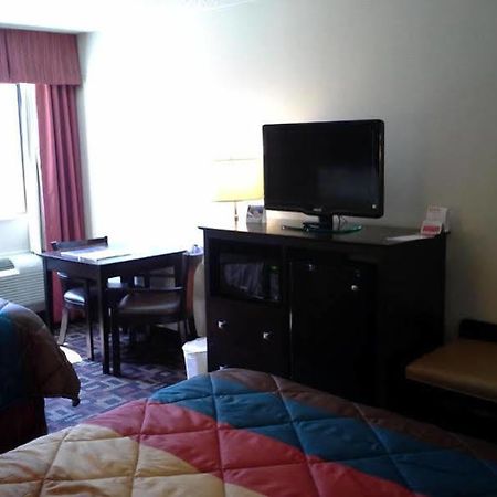 Ramada Inn Tulsa Jenks Экстерьер фото