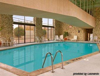 Ramada Inn Tulsa Jenks Экстерьер фото