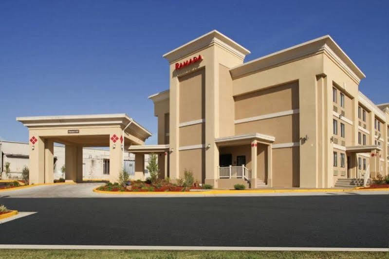 Ramada Inn Tulsa Jenks Экстерьер фото