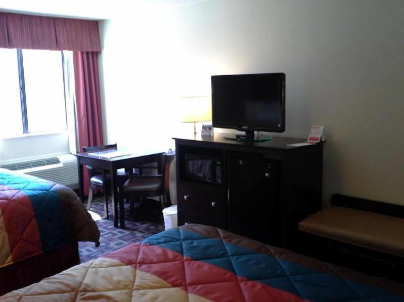 Ramada Inn Tulsa Jenks Экстерьер фото