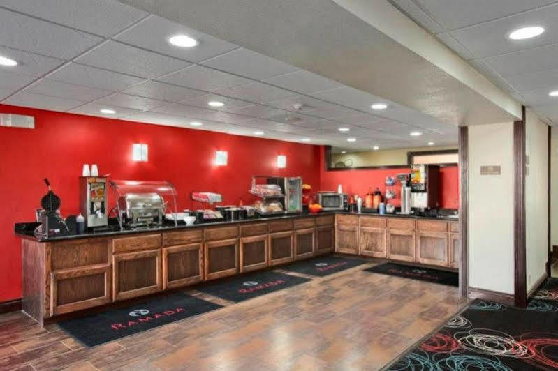 Ramada Inn Tulsa Jenks Экстерьер фото